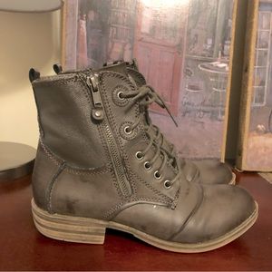 American Rag combat boot size 8. Greyish Purple color.